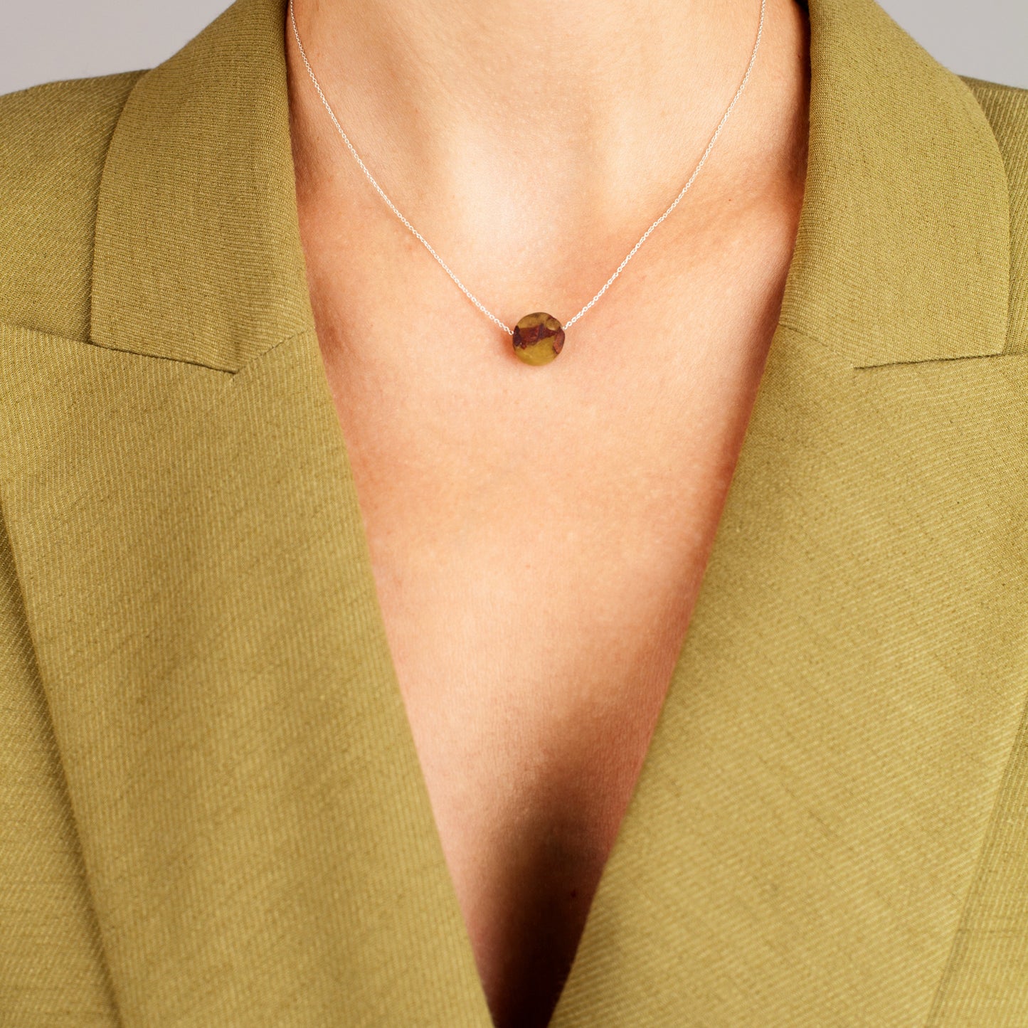 POINT OLIVE GREEN resin necklace with 925 silver chain